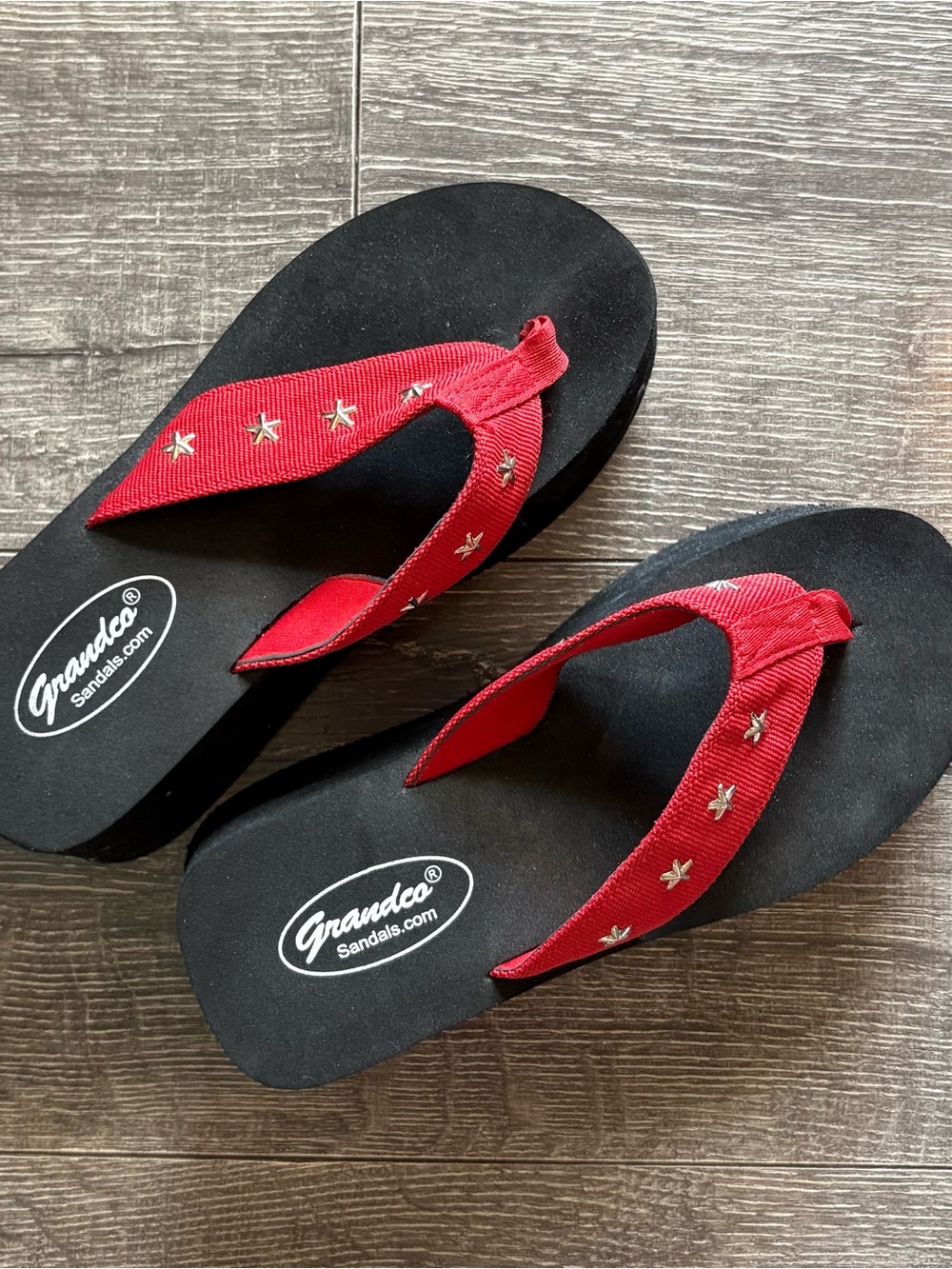 Kids Red Star-Accent Flip Flops